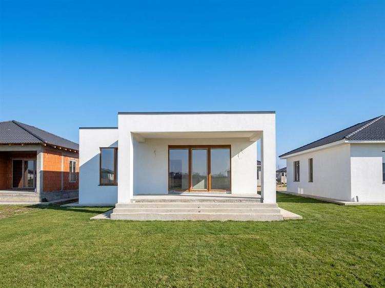Casă cu 4 camere cu Teren 500 Mp în Sântandrei