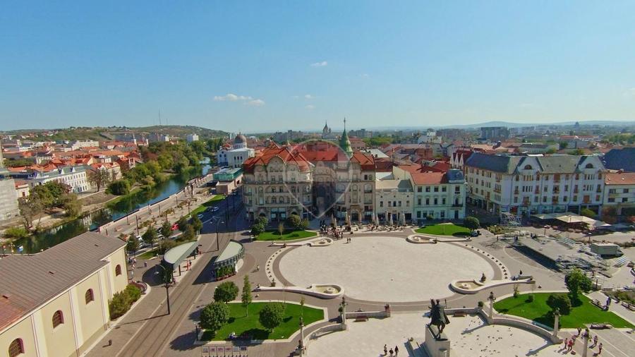 Apartament cu 3 camere semidecomandat, mobilat în Ultracentral