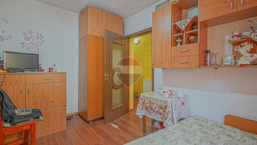Casă individuală cu 7 camere cu Teren 533 Mp în Purcăreni