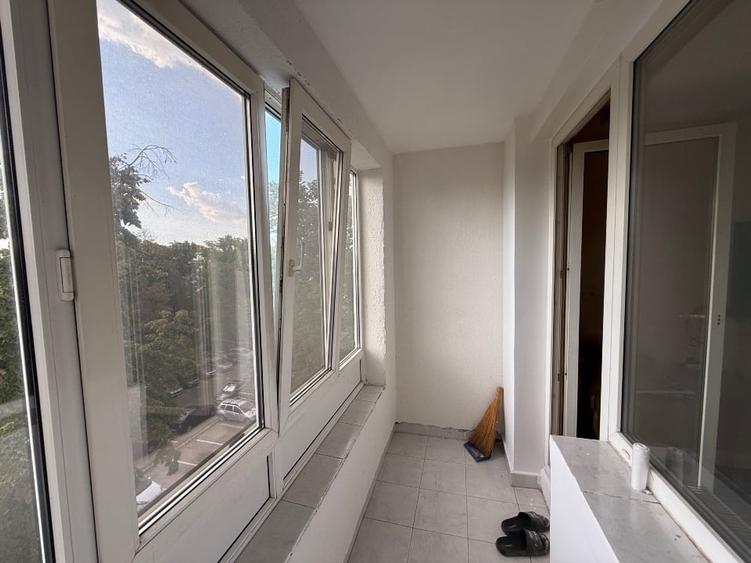 Apartament cu 3 camere decomandat, mobilat în Drumul Taberei