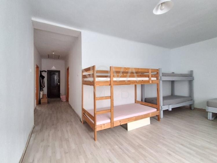 Casă individuală cu 5 camere cu Canalizare în Trei Stejari