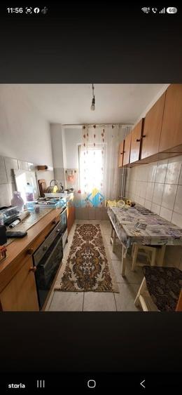 Apartament cu 3 camere semidecomandat în Milcov