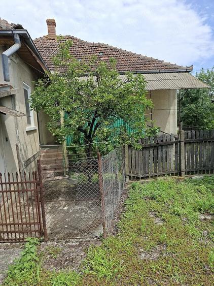 Casă cu 3 camere cu Teren 20 Mp în Dobra
