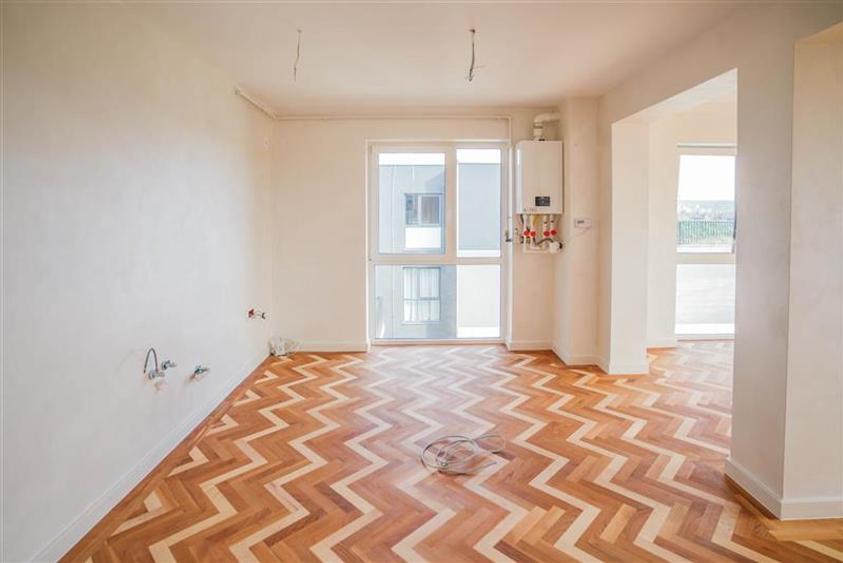Penthouse cu 3 camere decomandat în Unirii