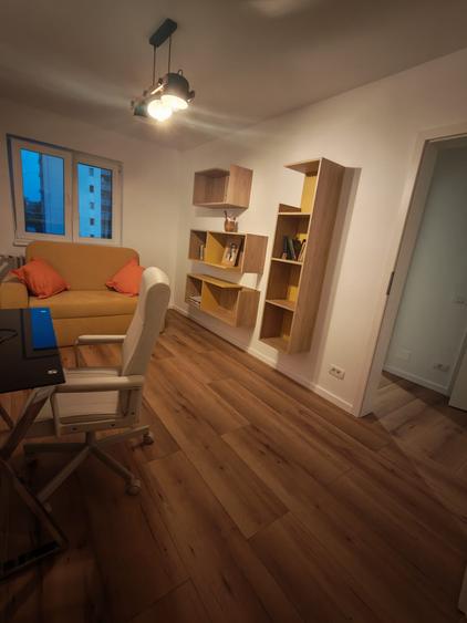 Apartament cu 3 camere semidecomandat în Drumul Taberei