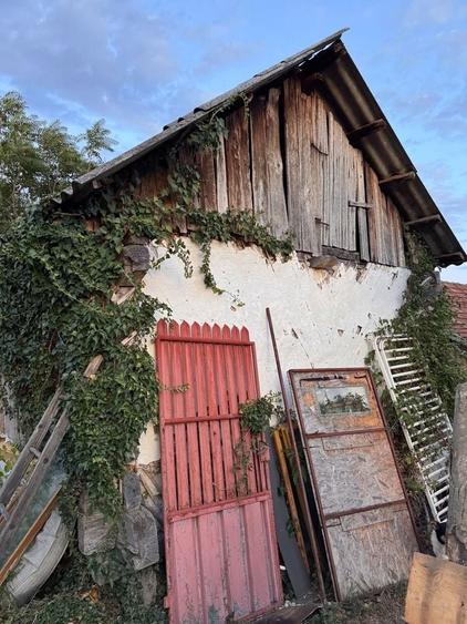 Casă cu 2 camere în Runcu