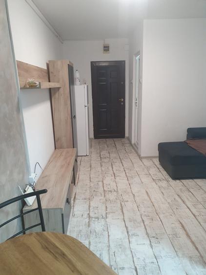 Garsonieră decomandată în Sud