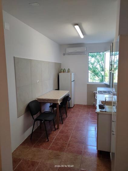 Apartament cu 2 camere decomandat în Titan
