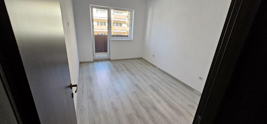 Apartament cu 3 camere decomandat în Sânpetru