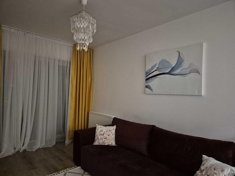 Apartament cu 2 camere semidecomandat în Coman