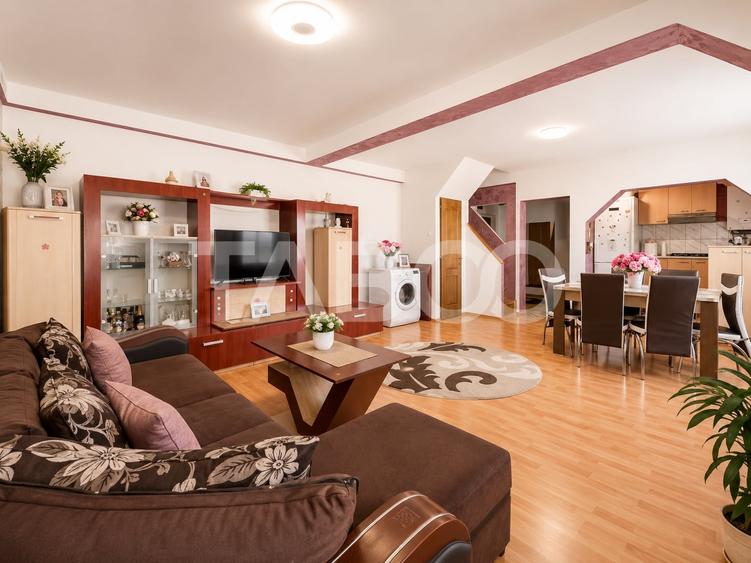 Apartament cu 3 camere decomandat, mobilat în Mihai Viteazul