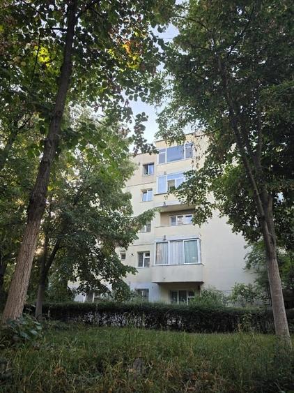 Apartament cu 2 camere semidecomandat în Trivale
