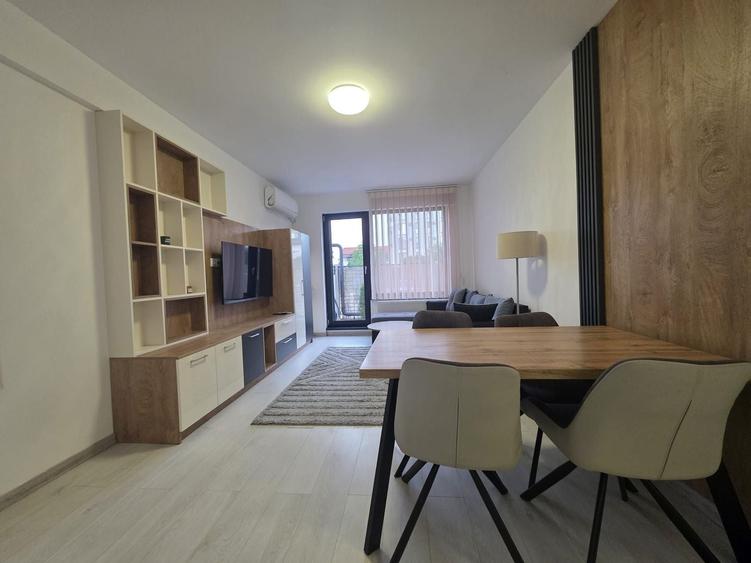 Apartament cu 3 camere decomandat, mobilat în Pipera