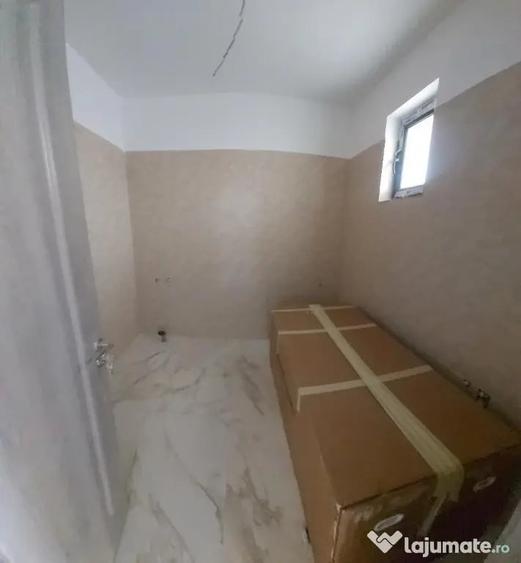 Casă cu 5 camere cu Teren 400 Mp în Central