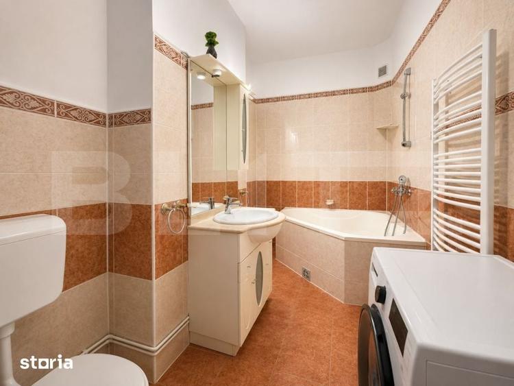 Casă cu 6 camere cu Teren 387 Mp în Central