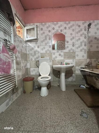 Casă cu 4 camere cu Teren 100 Mp în Jichișu de Jos