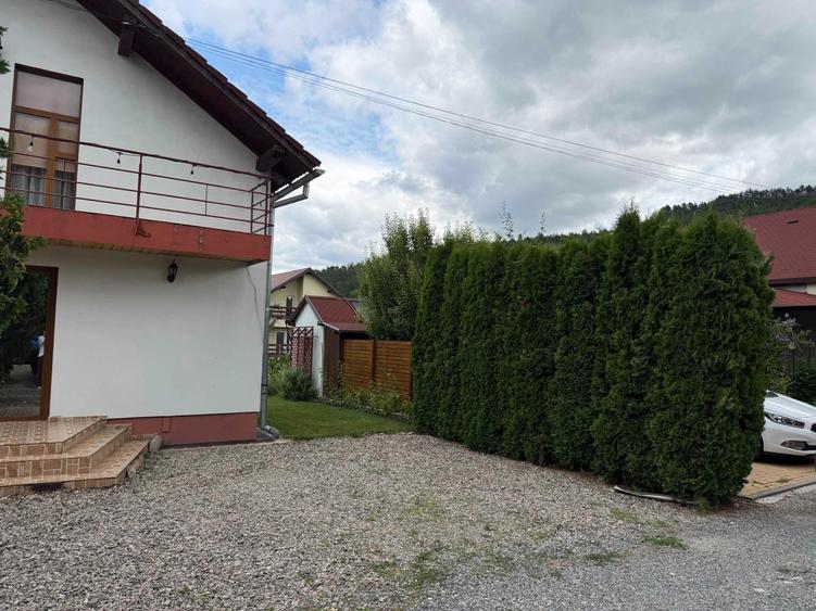 Casă cu 4 camere în Vlaha
