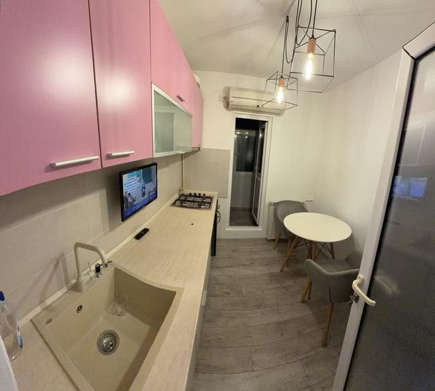 Apartament cu 2 camere decomandat în 9 Mai
