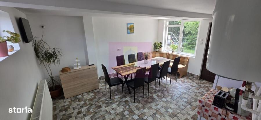 Casă cu 4 camere în Trăisteni