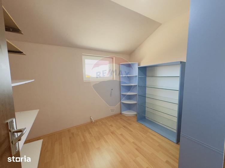 Casă cu 5 camere cu Teren 500 Mp în Paleu