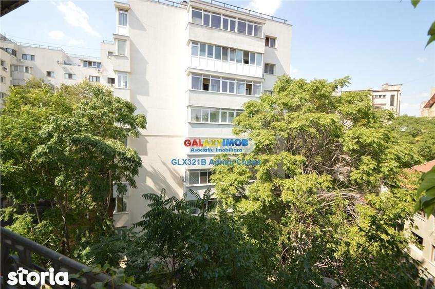 Apartament cu 5 camere în Romană