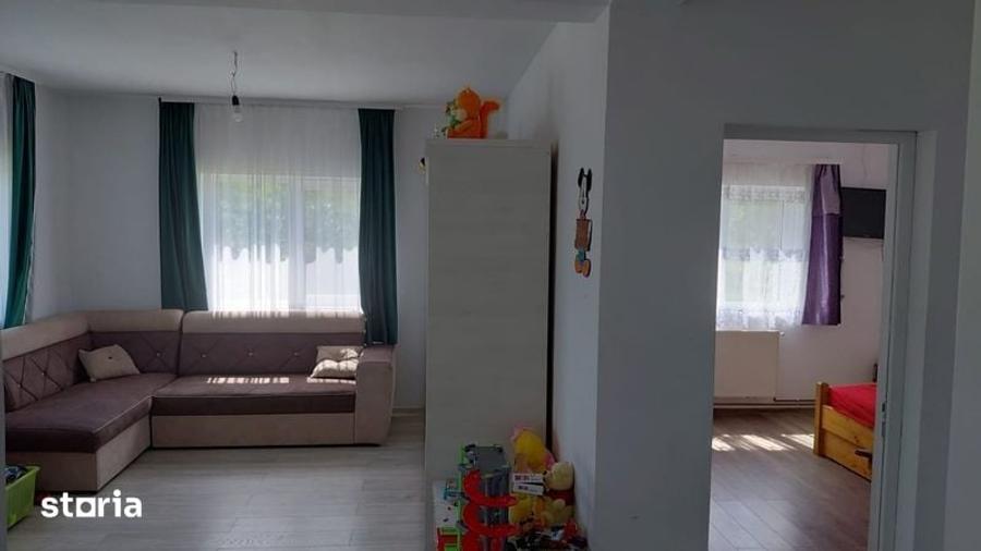 Casă cu 4 camere cu Teren 110 Mp în Brebu
