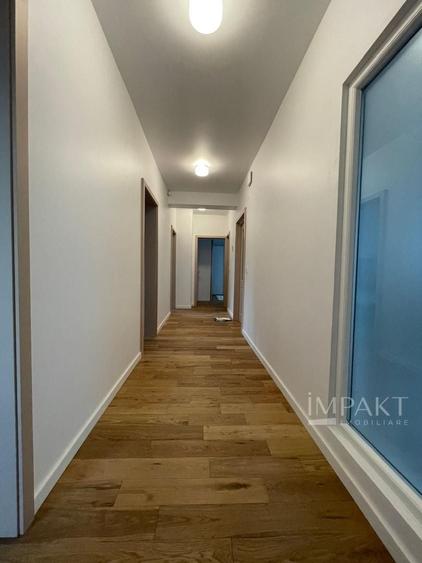 Casă individuală cu 7 camere decomandat cu Canalizare în Iris