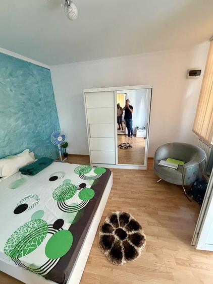 Casă cu 4 camere cu Teren 100 Mp în Central