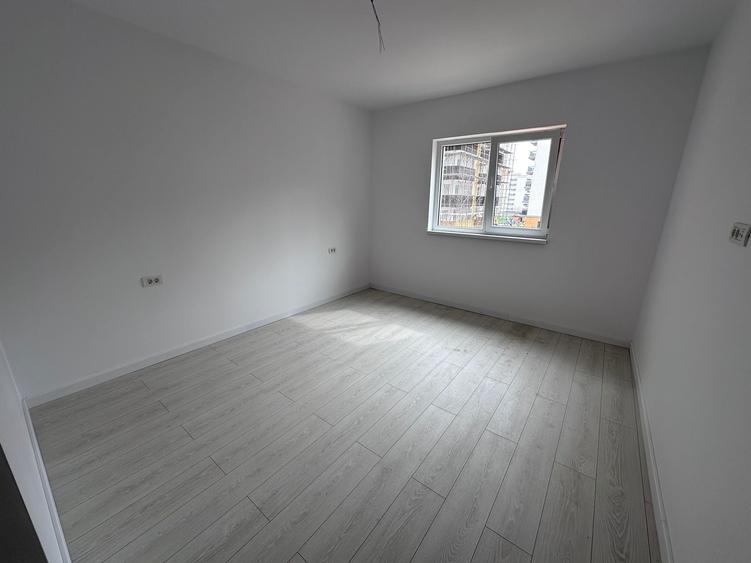 Apartament cu 2 camere decomandat în Apărătorii Patriei