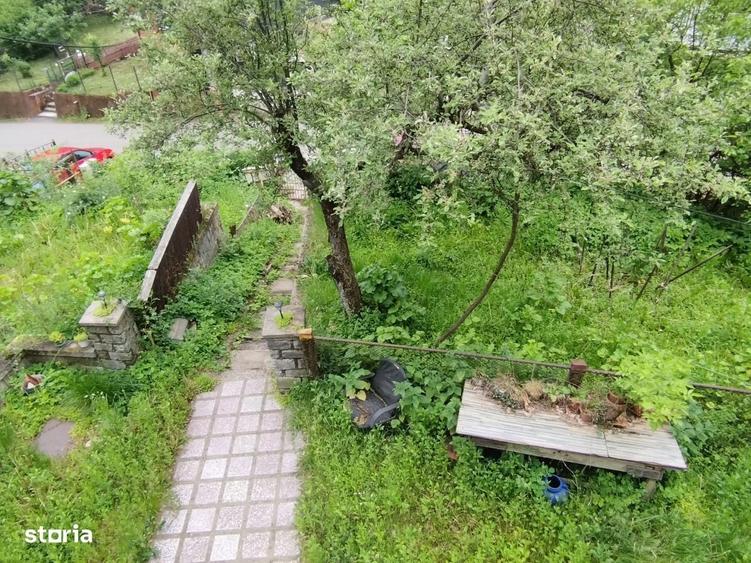Casă cu 3 camere în Valea Roșie