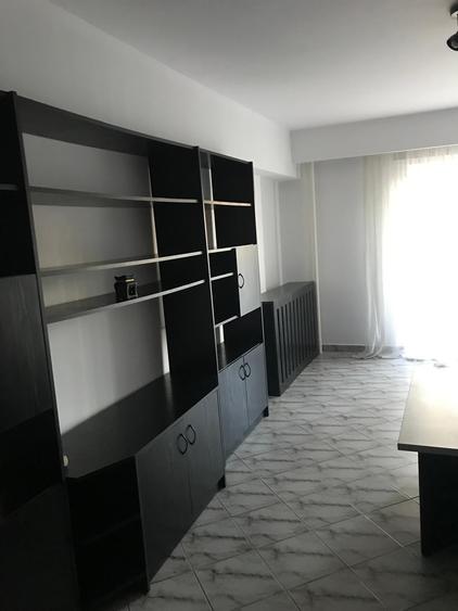 Apartament cu 2 camere decomandat în Splaiul Unirii