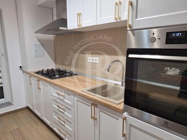 Apartament cu 3 camere decomandat, mobilat în Ozana