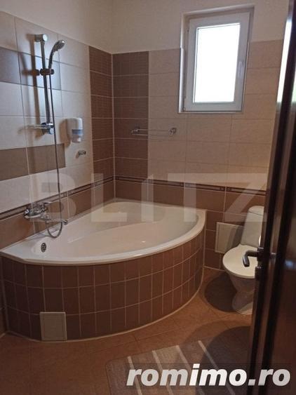 Casă cu 8 camere cu Teren 2800 Mp în Corunca