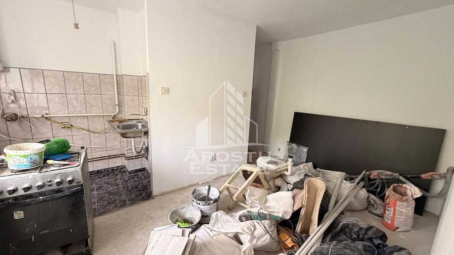 Apartament cu 3 camere semidecomandat în Șagului