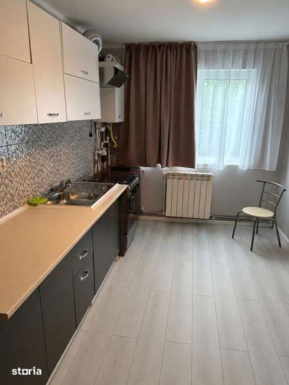 Apartament cu 3 camere, mobilat în Micro 40