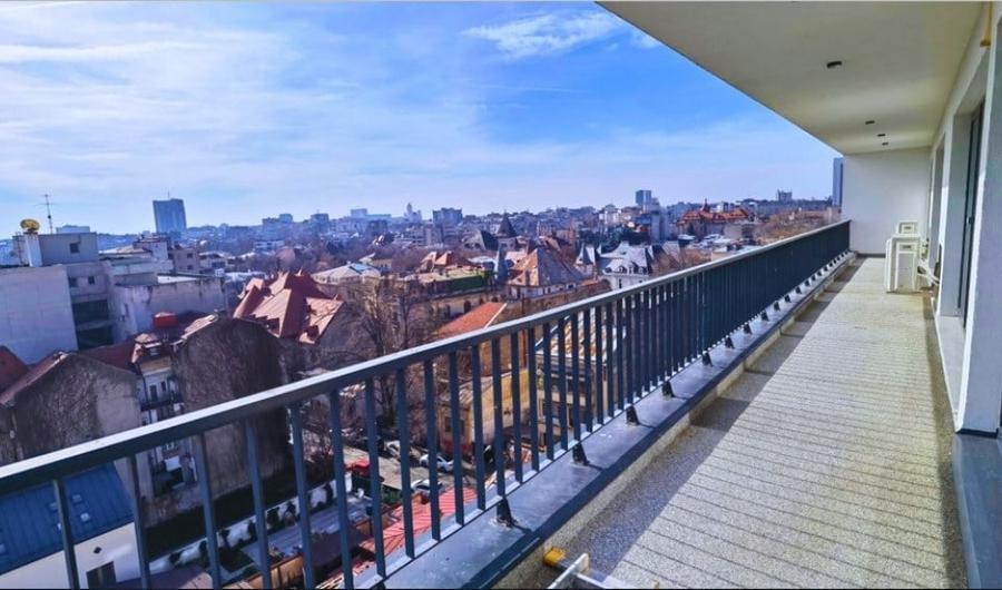 Apartament cu 5 camere în Dacia
