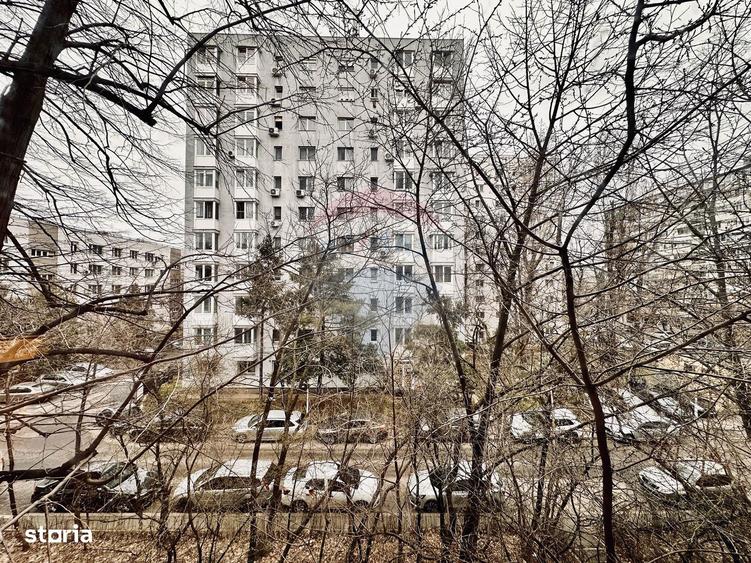 Apartament cu 3 camere semidecomandat, mobilat în Drumul Taberei