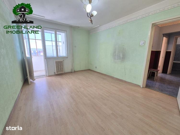 Apartament cu 2 camere decomandat în Podu Roș