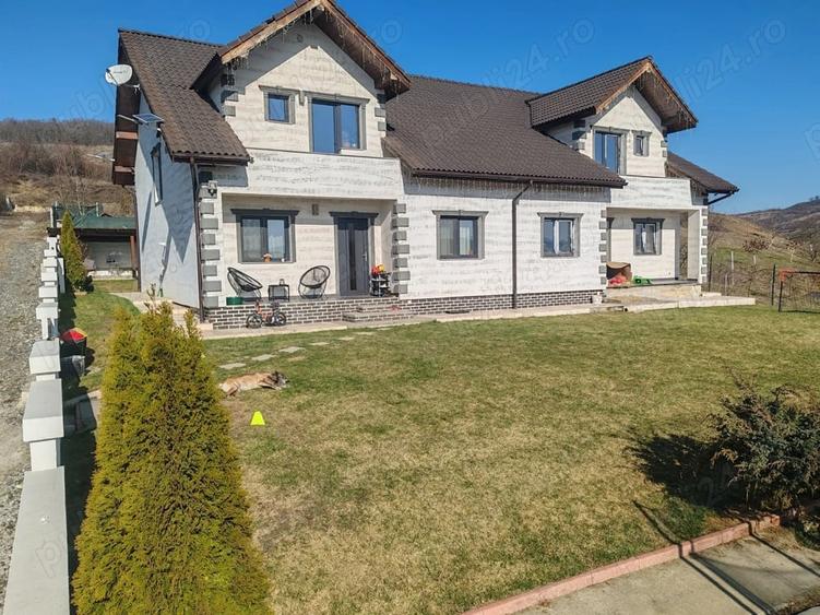 Casă cu Teren 1500 Mp în Central