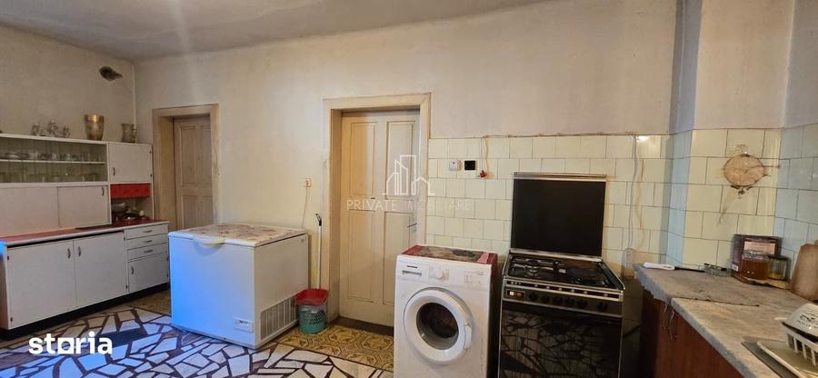 Casă cu 4 camere cu Teren 400 Mp în Central