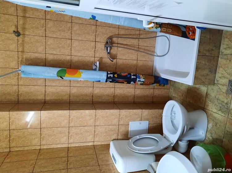 Casă cu 6 camere cu Teren 1200 Mp în Costinești