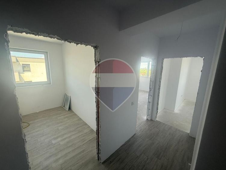 Apartament cu 2 camere decomandat în Central — fotografia 1