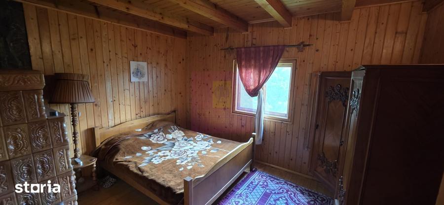 Casă cu 5 camere cu Teren 2200 Mp în Provița de Jos