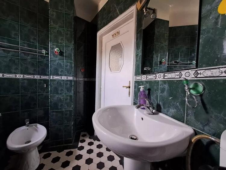 Apartament cu 2 camere semidecomandat, mobilat în Armeneasca
