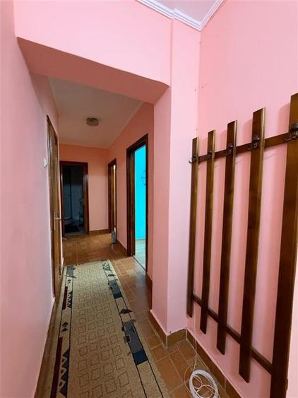 Apartament cu 3 camere decomandat, mobilat în Gară