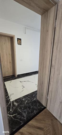 Apartament cu 3 camere în Tractorul
