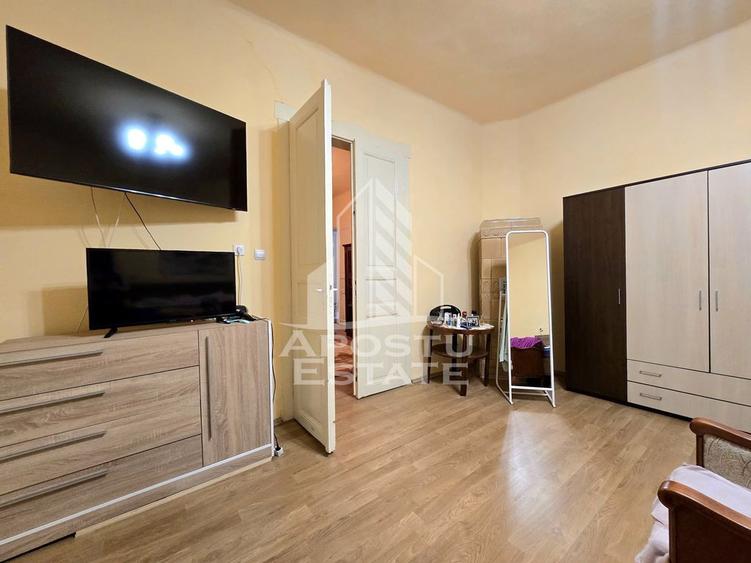 Casă cu 5 camere cu Teren 771 Mp în Bogdăneștilor