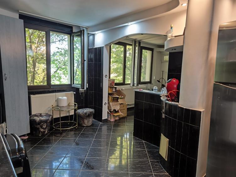 Apartament cu 3 camere decomandat în Drumul Taberei