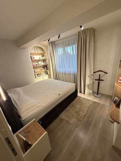 Apartament cu 3 camere semidecomandat în Copou