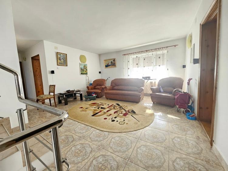 Casă individuală cu 4 camere cu Teren 1676 Mp în Exterior Nord